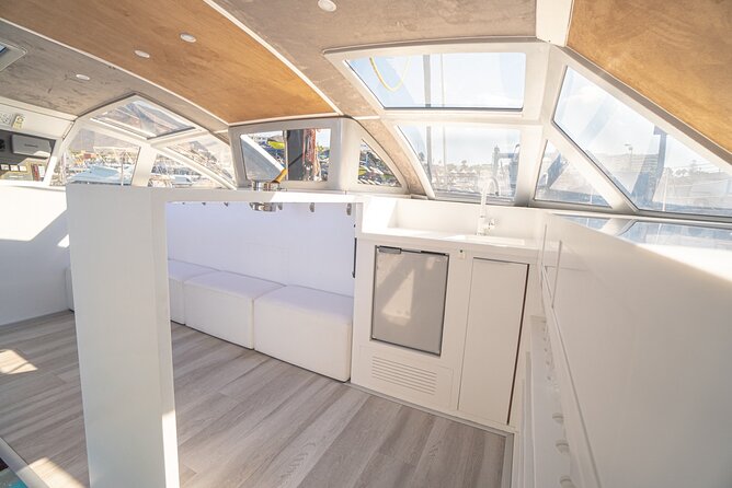 3 hrs. Whale Watching and Relaxing Chill Out Catamaran with glass floor - Watching whales and dolphins in open water