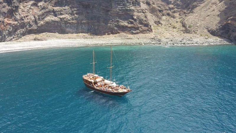 Adeje: Whale Watching, Lunch & Swim Stop at Los Gigantes - The return sail to Puerto Colón
