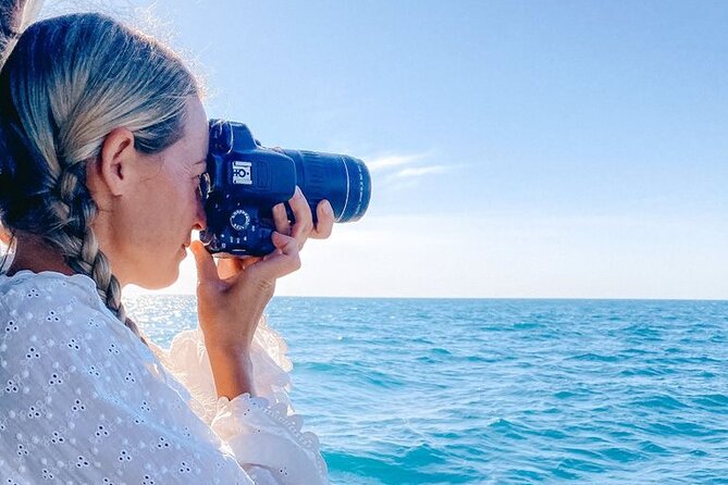 AOC Whale Watching from Broome - Gantheaume Point, cliffs, pools, and dinosaur footprints