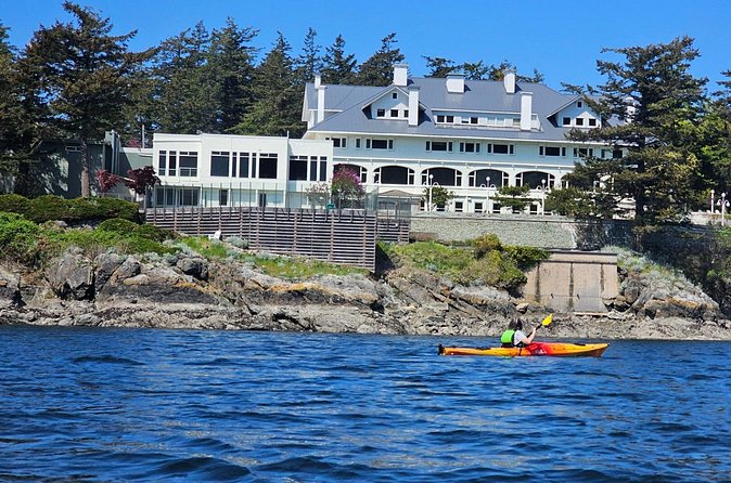 Cafes and Kayaks: Full Day Kayaking Adventure on Orcas Island - The paddle back to Rosario