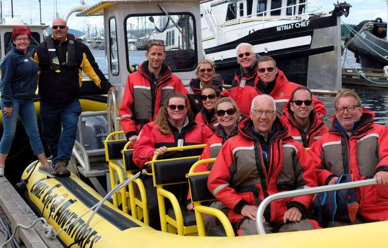 Campbell River: 4 Hour Whale & Wildlife Zodiac Boat Tour - Whale watching with a hydrophone