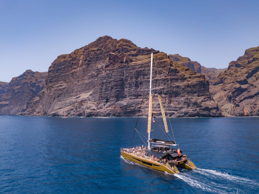 Costa Adeje: Masca and Los Gigantes Whale Watching Cruise - The return sail along Tenerife’s coast