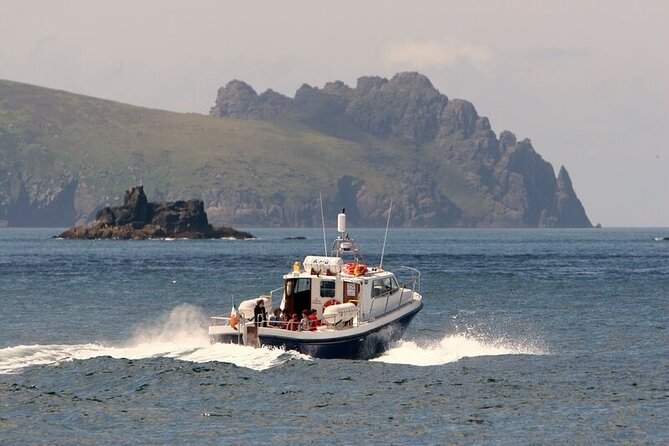 Dolphin & Whale Watching (4hrs) + Blasket Island Landing (3hrs) - The Optional Route Toward the More Remote Islands