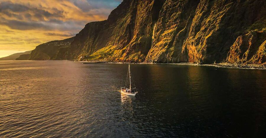 Funchal: Dolphin and Whale Watching Sunset Sailing Tour - Leaving Funchal from Praça do Povo