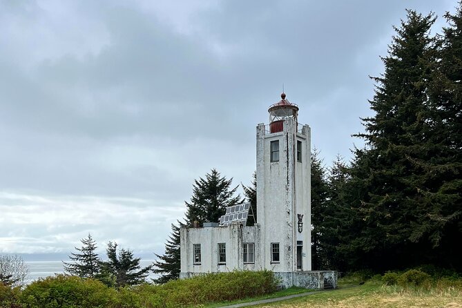 Juneau Lighthouse Tours - Whale watching & Lighthouse Combo - Meeting your ride at the cruise dock