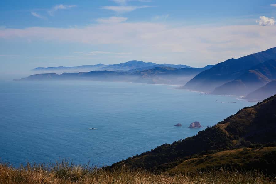 Kaikōura: 45-Minute Whale Watching Helicopter Tour - Following the coastline for dolphins and seals