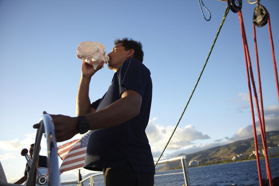 Kona Deluxe Catamaran Whale Watching Cruise - Why winter brings humpbacks to Kona