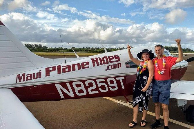 Maui Whale Watching -PRIVATE- Air Tour: (2-5 People): SEE WHALES! - Sugar Beach, Kihei, and the Kamaole Parks From Above