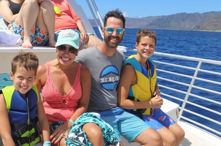 Oahu: Waikiki Whale Watching Tour-Donut and Coffee Included - Hearing whale song through the hydrophone