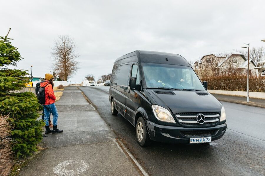 Reykjavík: Whale Watching Cruise on the Amelia Rose Yacht - When to go and what to wear