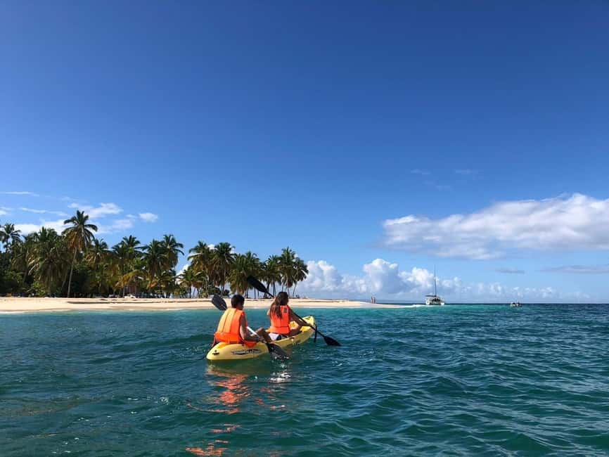 Samaná: Whale, Cayo Levantado, & Kayak in Samaná Bay Tour - Cayo Levantado: postcard beach, real-world crowds