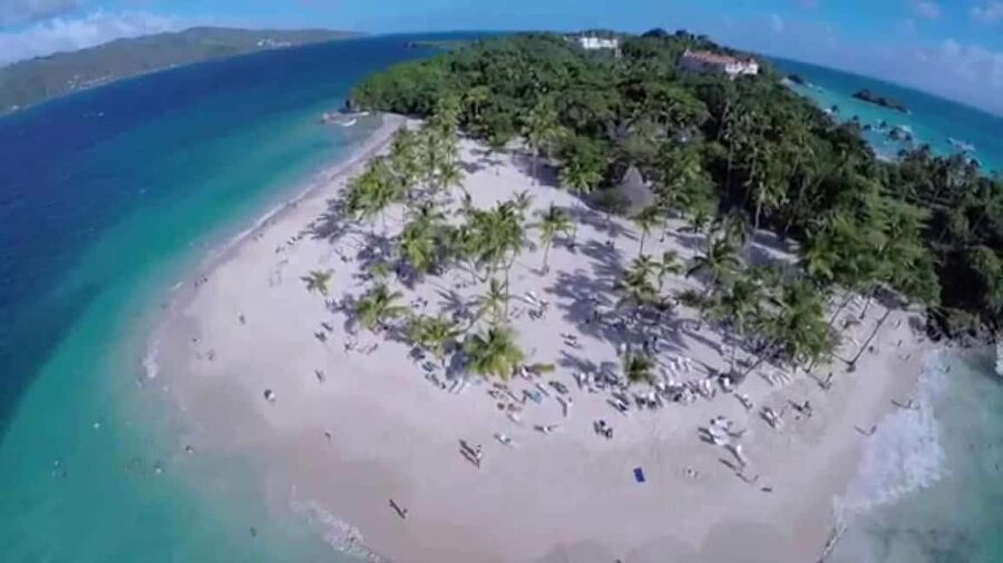 Samanà Whale Watching and Bacardi Island Tour From Bayahibe - Five things to know before booking