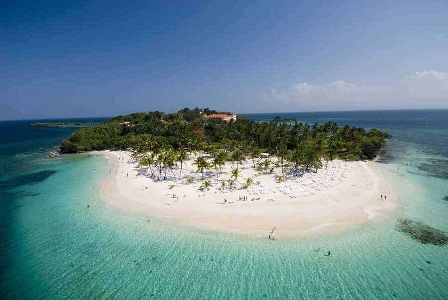 Samanà Whale Watching and Bacardi Island Tour From Bayahibe - Who should book this whale tour?