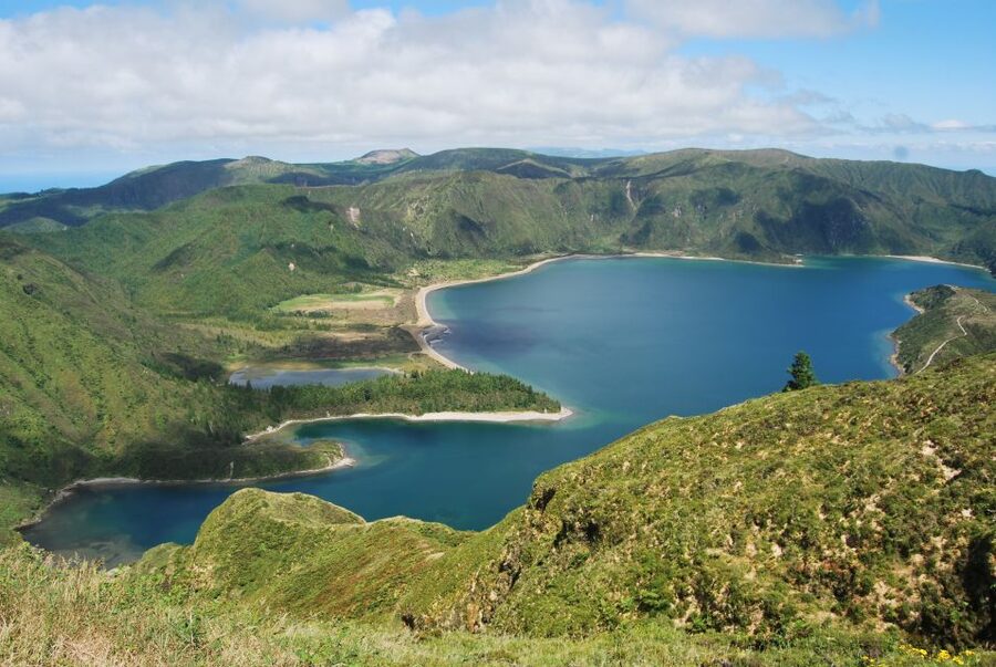 São Miguel: Whales & Volcano Full-Day Tour with Lunch - Lagoa do Fogo and São Miguel’s volcanic interior