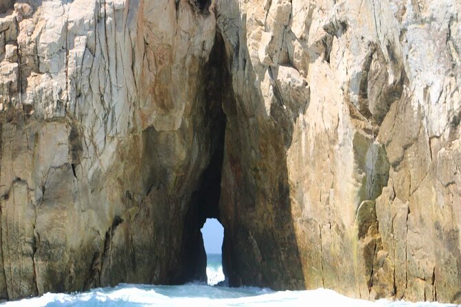 Snorkeling and whale watching Tour in Cabo - El Arco: the main photograph stop