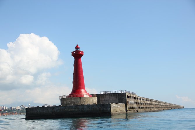 Taiwan Hualien Whale Watching Dolphin - Coastal views give the trip a second purpose