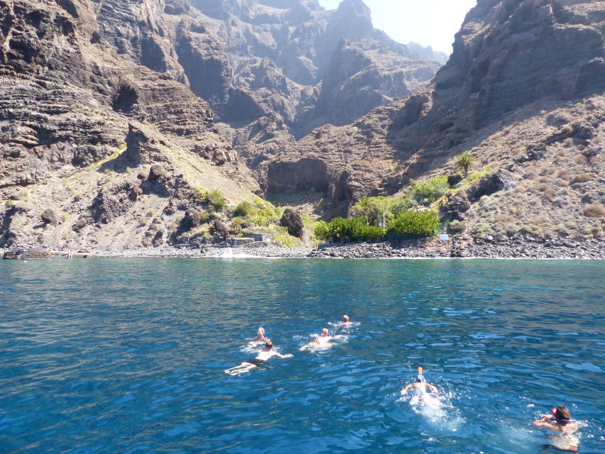 Tenerife: Los Gigantes Whale Watching Cruise by Sail Boat - Sandwiches, fruit and drinks on the way back