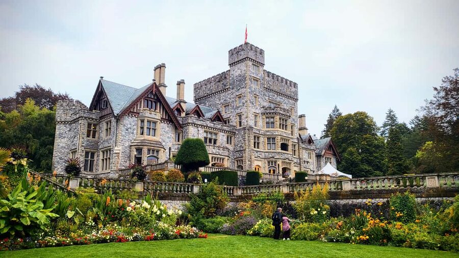 Victoria Waterfall, Skywalk, Beach Picnic, Castle and Whales - Key points at a glance