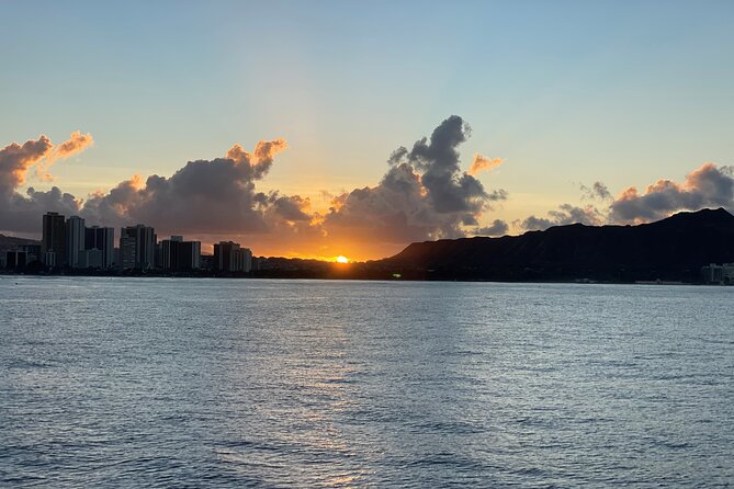 Whale Watching and Sunrise Breakfast Cruise in Honolulu - Seating, comfort, and the size of the boat