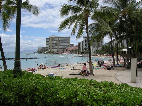 Whale Watching & Late Breakfast Cruise in Honolulu - Looking toward Diamond Head Lighthouse